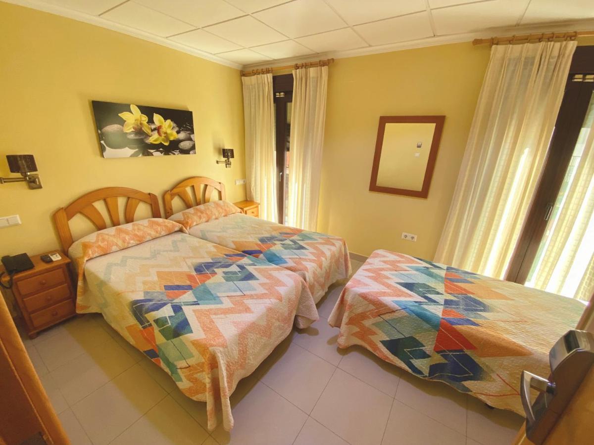 Hostal L'Anfora Дения Экстерьер фото